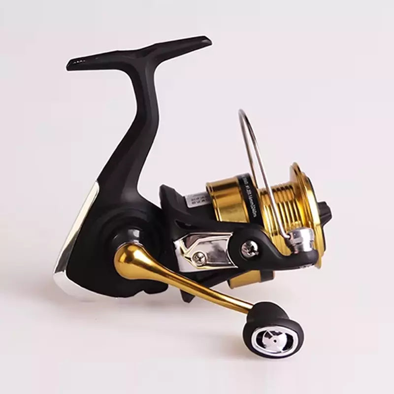 Moulinet Daiwa New RS, Récupération 5.1:1, Poids 245 et 280g, Frein 8 et 9kg